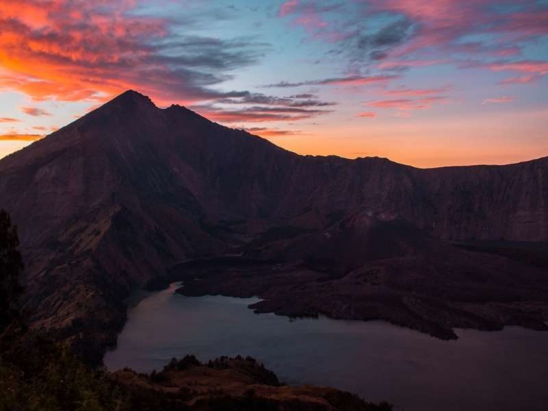 The Sembalun to Senaru route is the ultimate Rinjani trekking experience